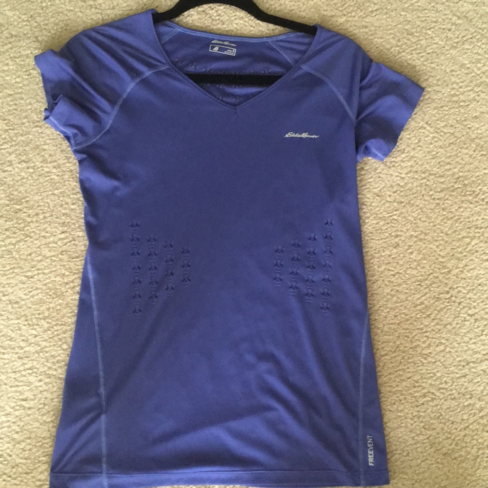 Free vent technology performance t shirt
